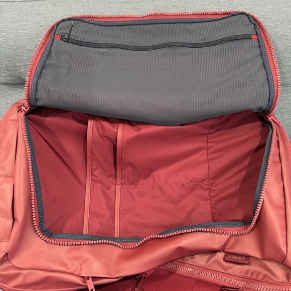 Away Active Convertible Backpack 45L Red EUC - Picture 10 of 15